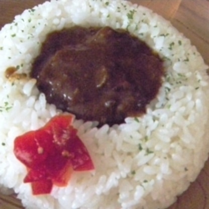 我が家も苺ジャムたまに入れます～^m^♪チャツネ買うと消費し切れない事が多いし☆カレーって毎回違う味になって飽きないですよね♡美味しく頂きました～♪♪